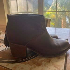Toms leather Ankle Boot.
